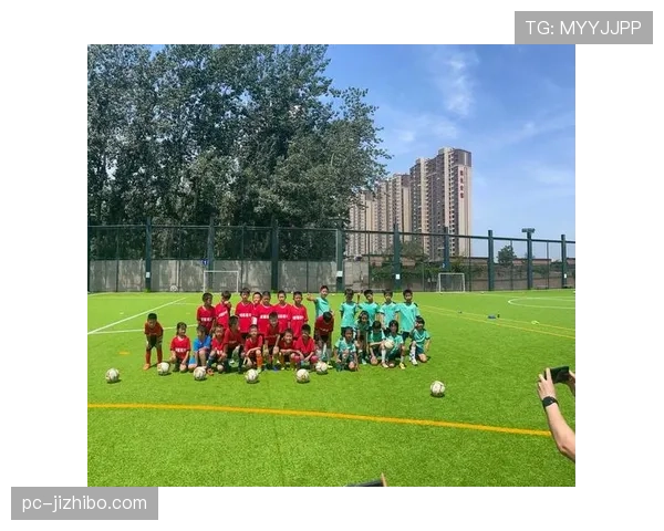 西甲俱乐部开展青少年训练营，推动足球普及