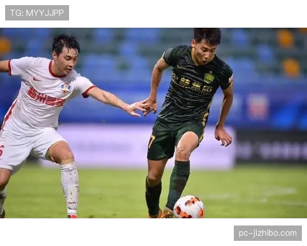 老将替补登场破门，泪洒球场感动观众